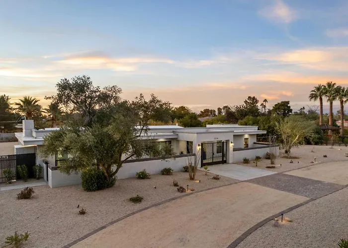 Holiday home Desert Willow - Pool Pickleball Basketball Court Firepit & Putting Scottsdale