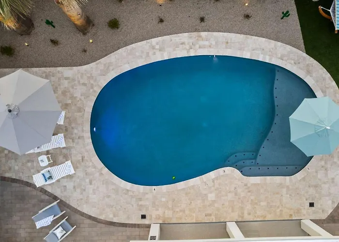 Desert Willow - Pool Pickleball Basketball Court Firepit & Putting Holiday home *
