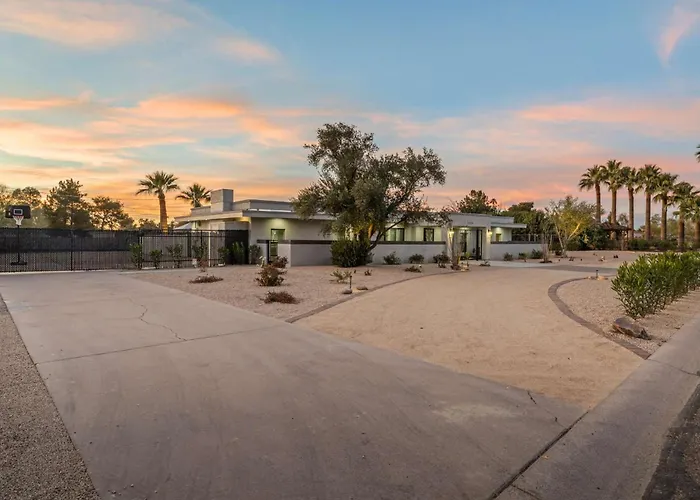 Desert Willow - Pool Pickleball Basketball Court Firepit & Putting *