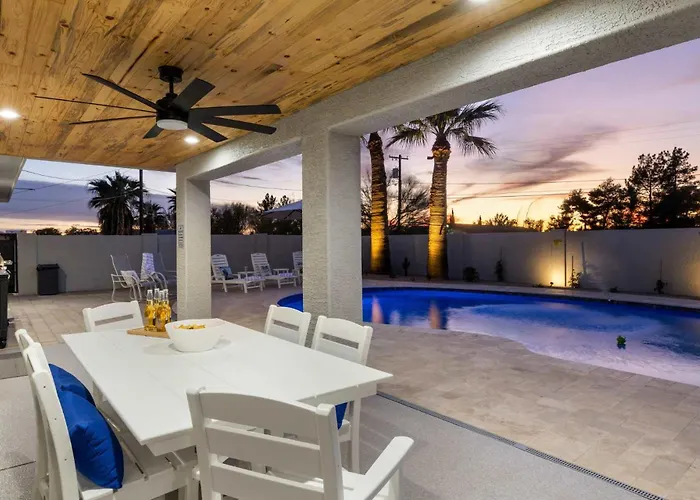 Desert Willow - Pool Pickleball Basketball Court Firepit & Putting *