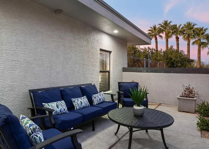 Holiday home Desert Willow - Pool Pickleball Basketball Court Firepit & Putting *