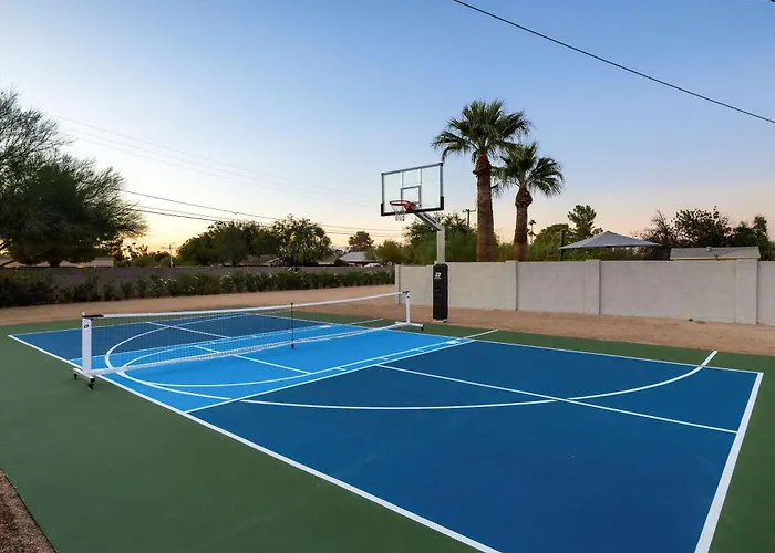 Holiday home Desert Willow - Pool Pickleball Basketball Court Firepit & Putting *